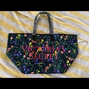 Large Zipper Tote Bag